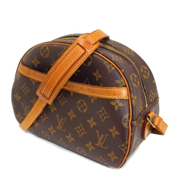 Louis Vuitton Handbags - Louis Vuitton crossbody bag Great Condition